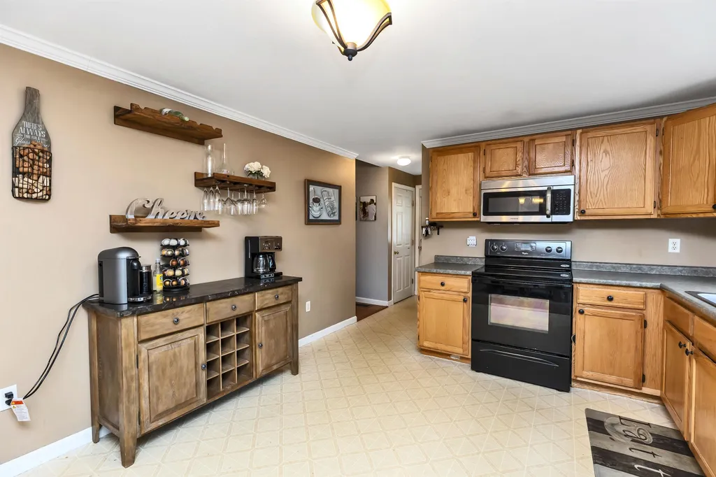 228 Whittington Street Manchester NH 03104