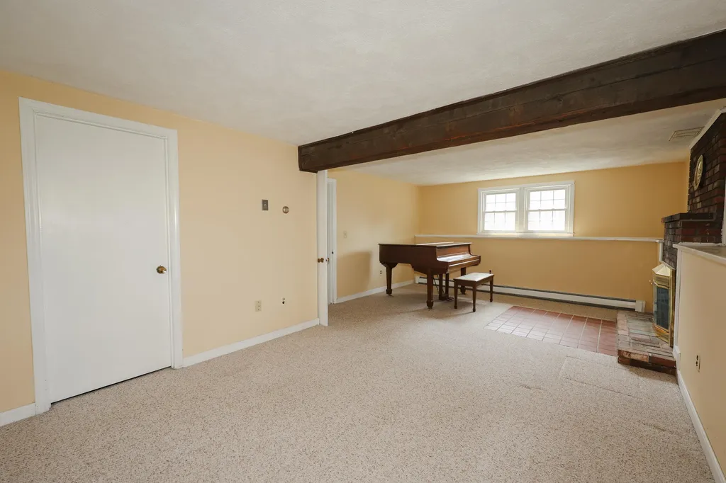 26 Hardy Road Londonderry NH 03053