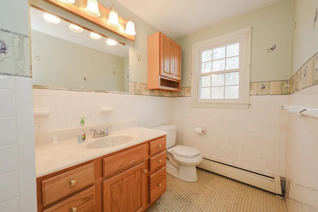 26 Hardy Road Londonderry NH 03053