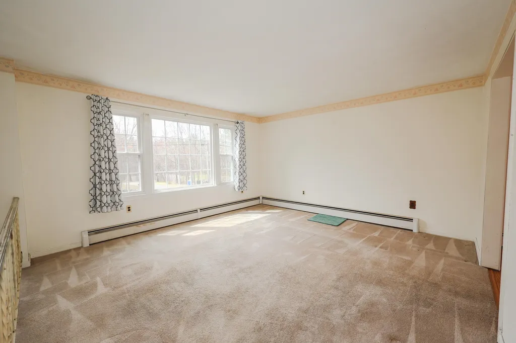 26 Hardy Road Londonderry NH 03053