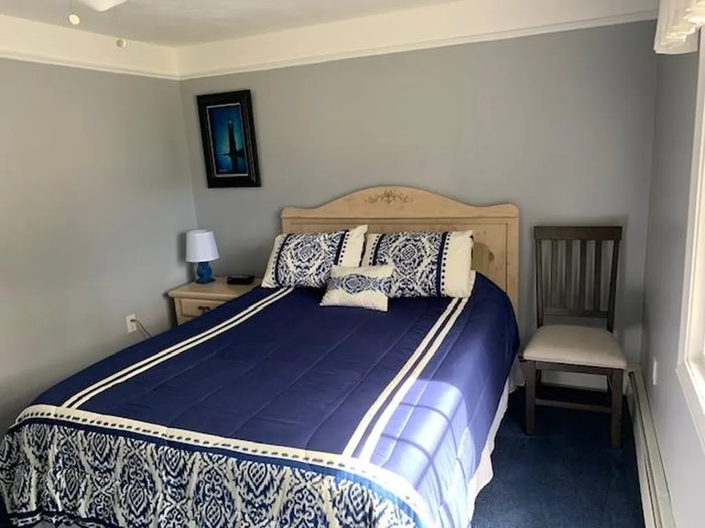 4 Iroquois Circle Londonderry NH 03053