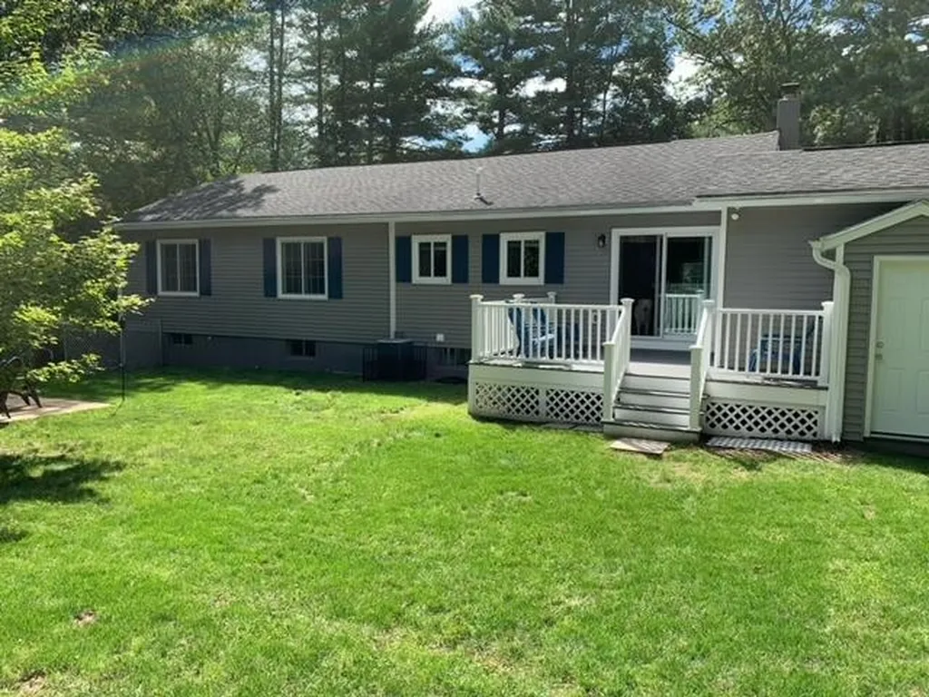 4 Iroquois Circle Londonderry NH 03053