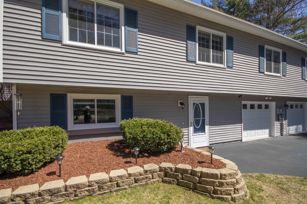 4 Iroquois Circle Londonderry NH 03053