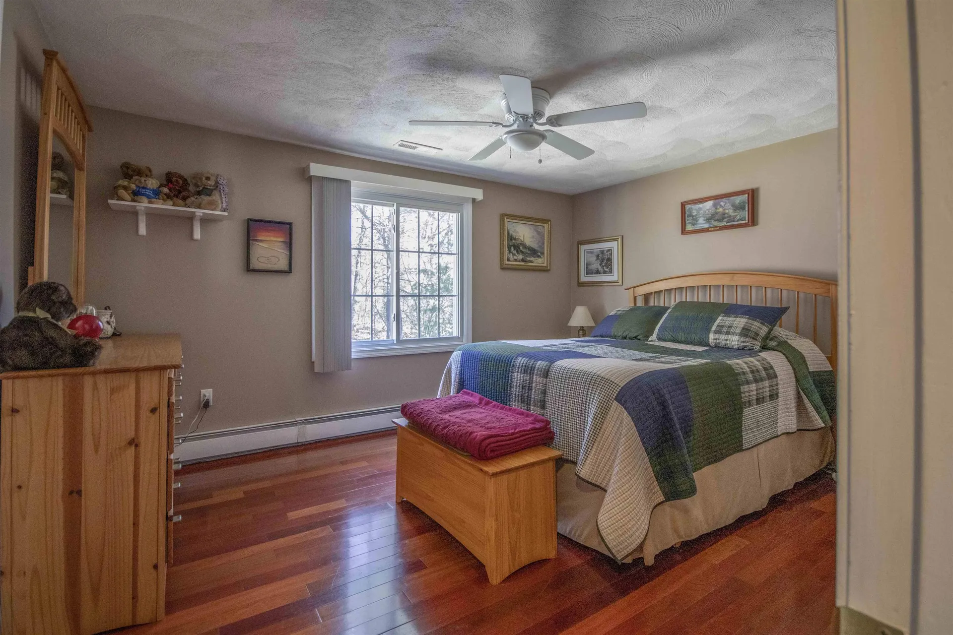 4 Iroquois Circle Londonderry NH 03053