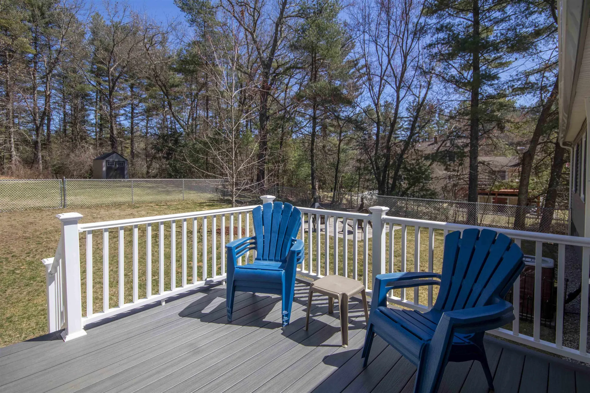 4 Iroquois Circle Londonderry NH 03053