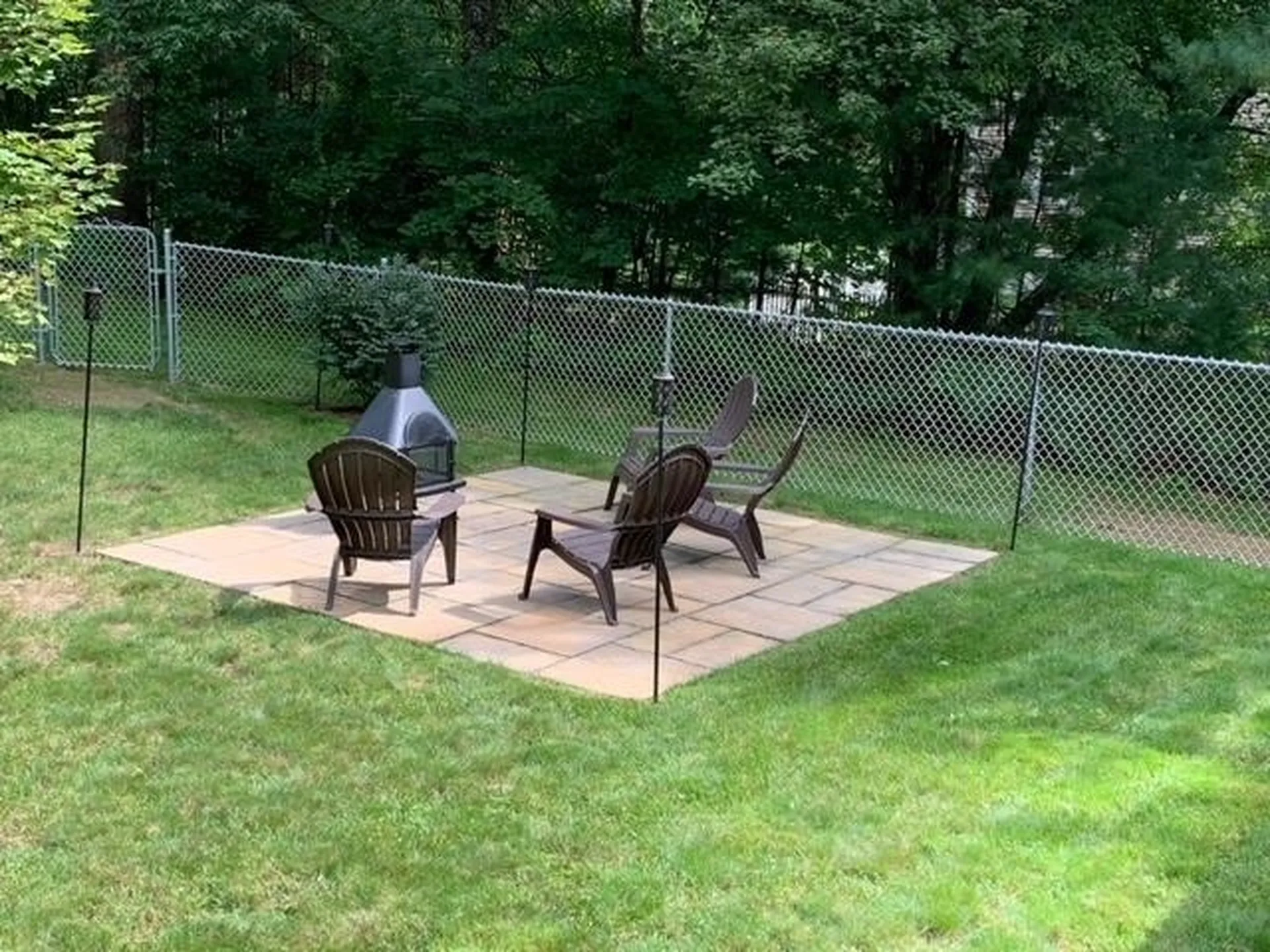 4 Iroquois Circle Londonderry NH 03053