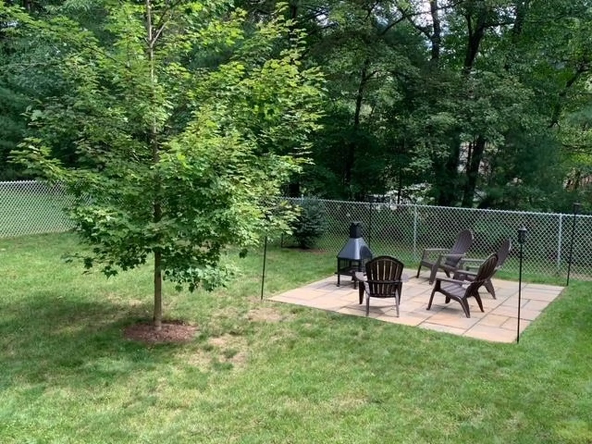 4 Iroquois Circle Londonderry NH 03053