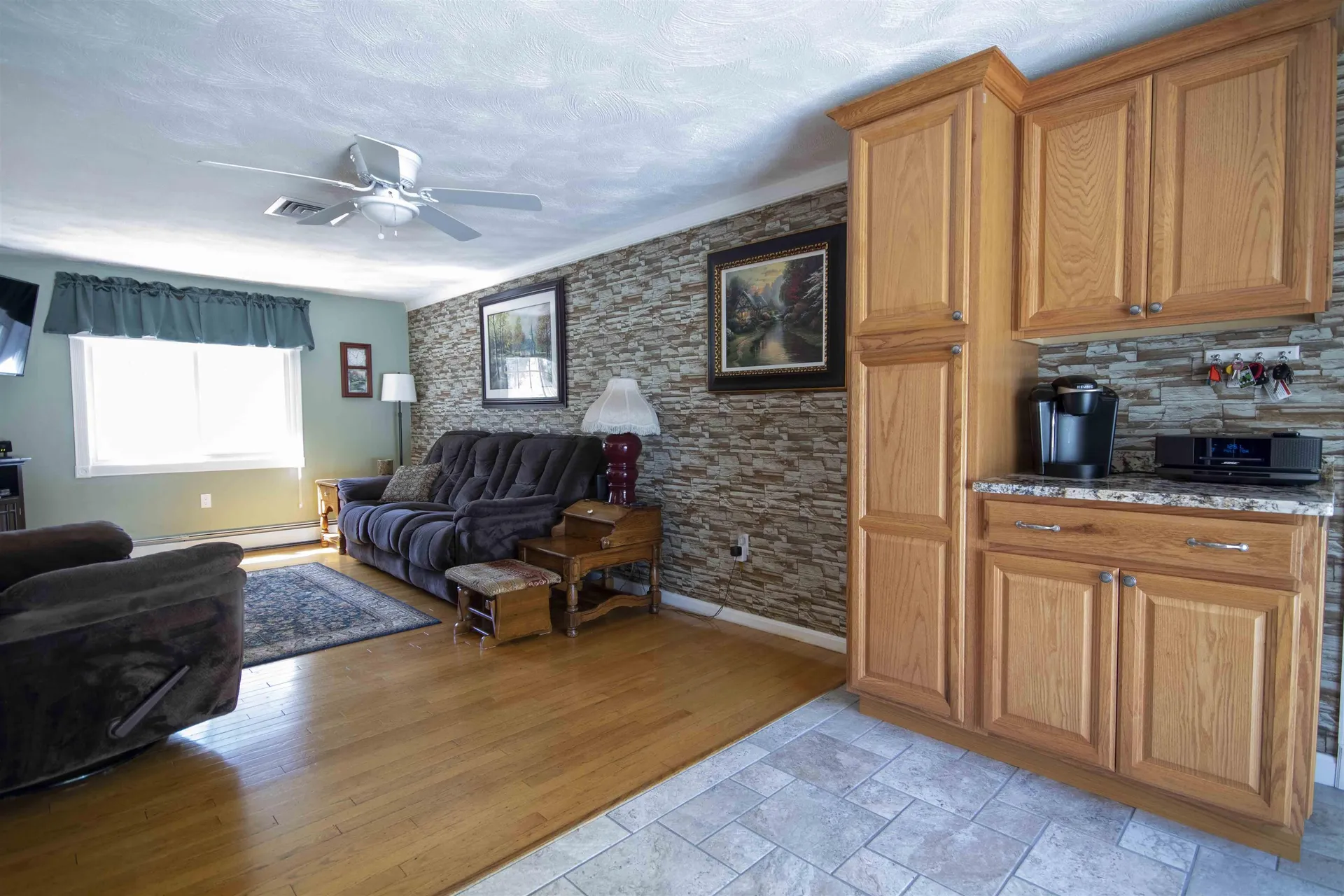 4 Iroquois Circle Londonderry NH 03053