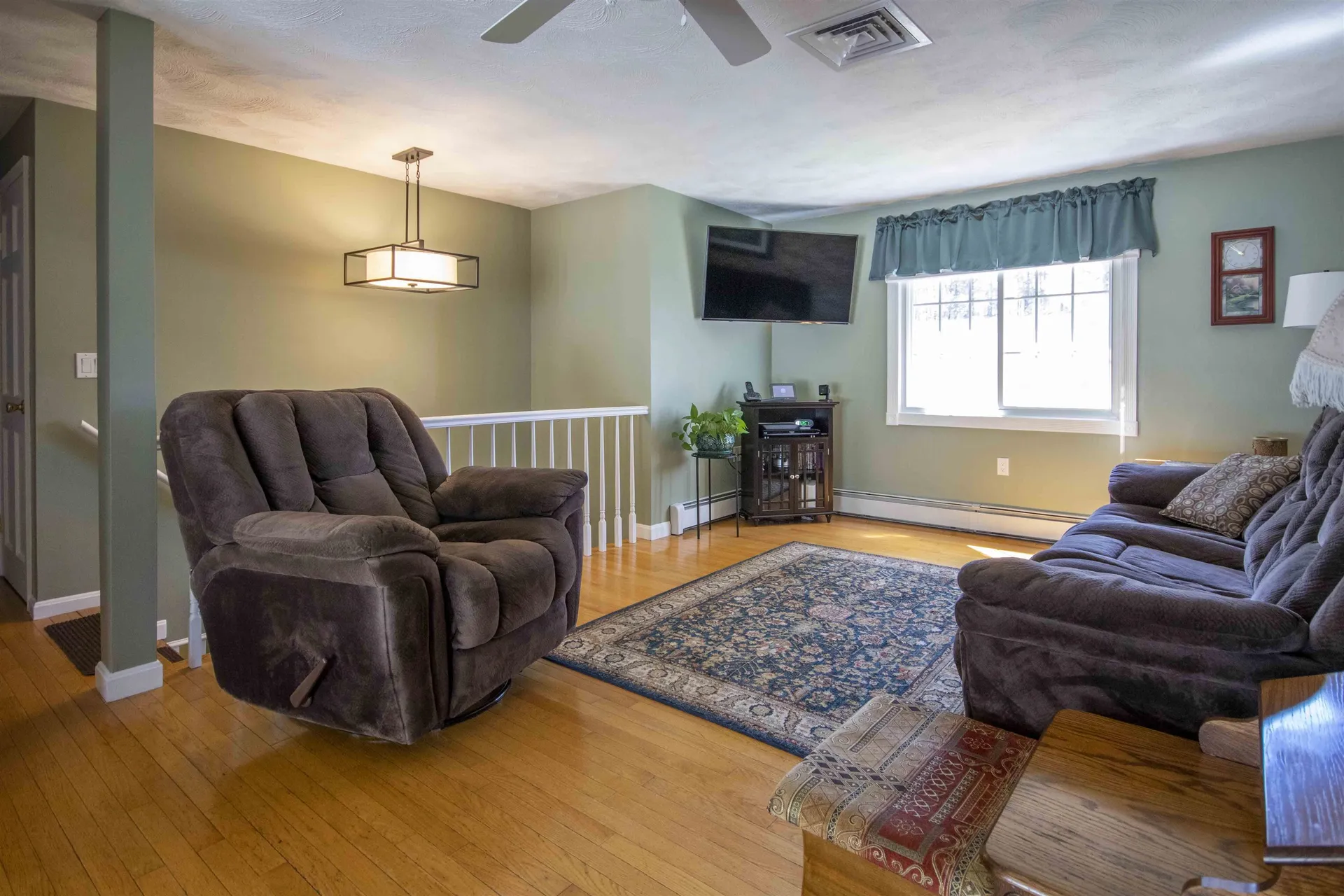 4 Iroquois Circle Londonderry NH 03053