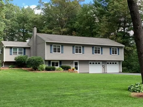4 Iroquois Circle Londonderry NH 03053