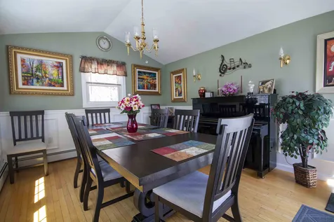 4 Iroquois Circle Londonderry NH 03053