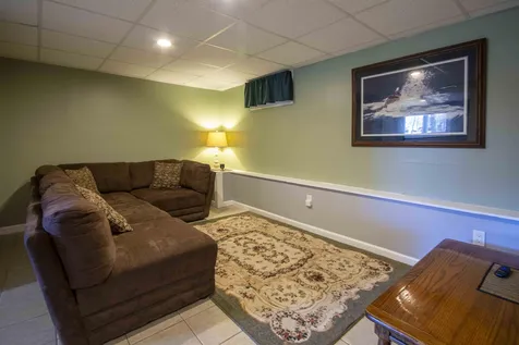 4 Iroquois Circle Londonderry NH 03053