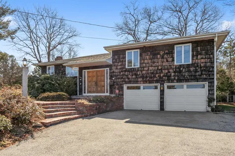 98 Parnell Place Nashua NH 03060