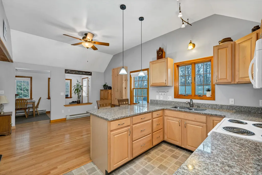 65 Huntley Mountain Road Washington NH 03456