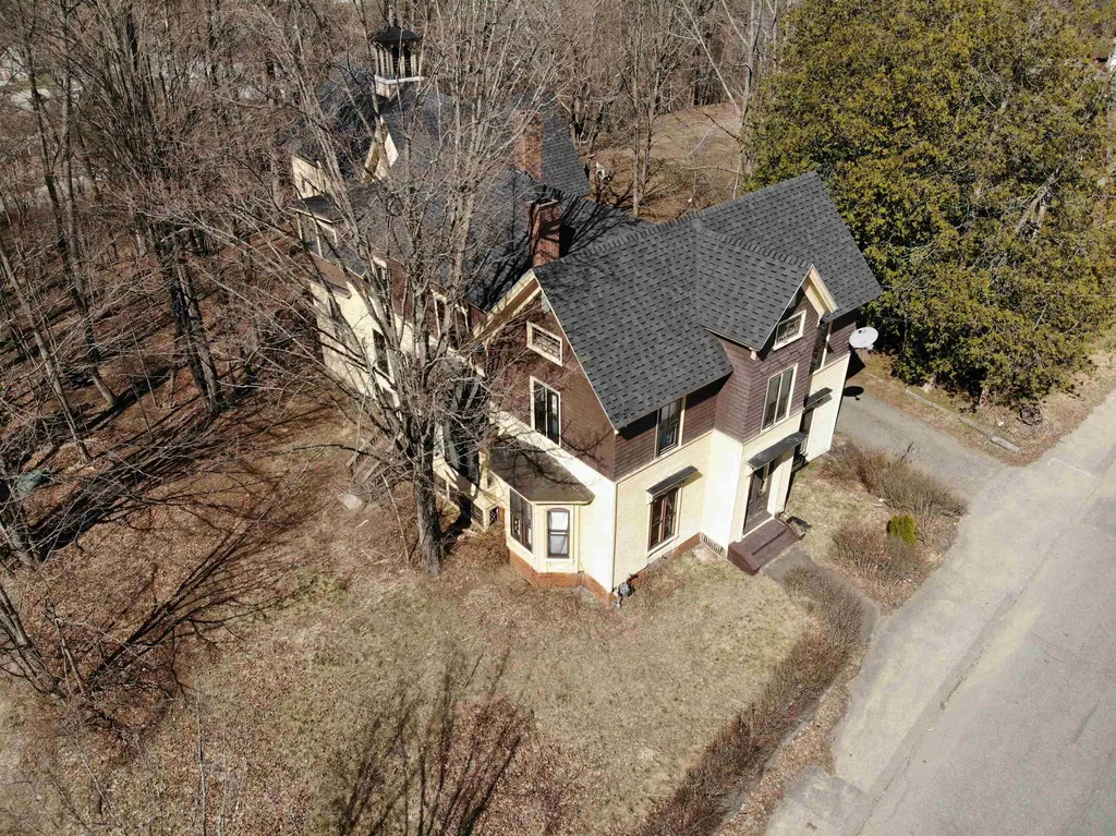 14 Pleasant Street Franklin NH 03235