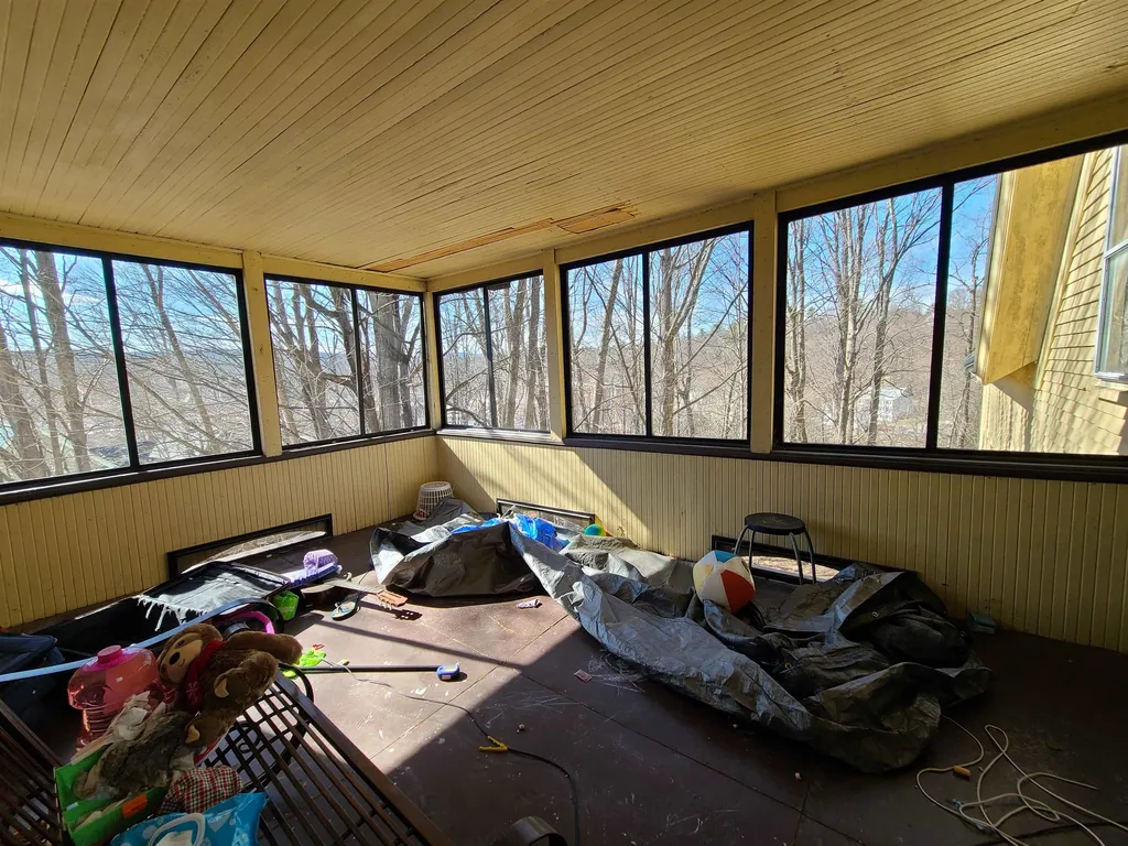 14 Pleasant Street Franklin NH 03235