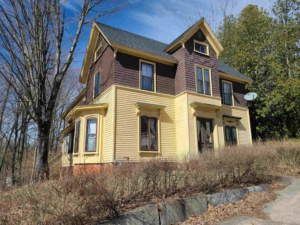 14 Pleasant Street Franklin NH 03235