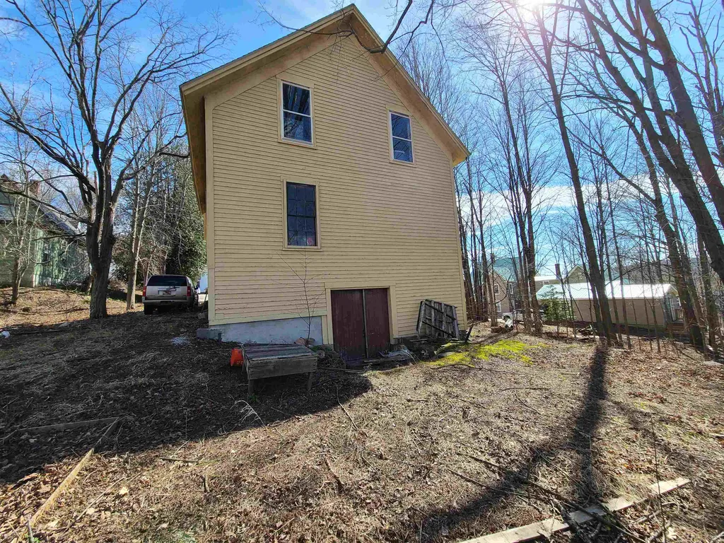 14 Pleasant Street Franklin NH 03235