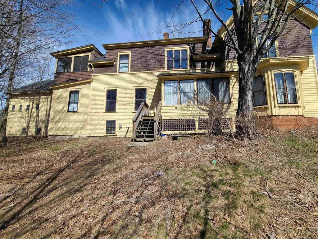 14 Pleasant Street Franklin NH 03235