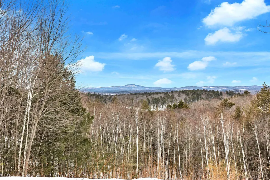 35 Kennedy Lane New Boston NH 03070