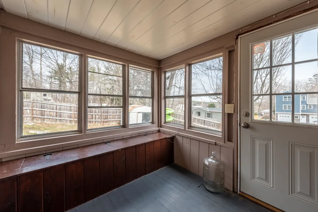 26 Lake Street Enfield NH 03748