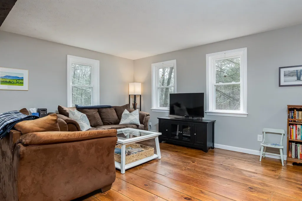 382 Clark Hill Road New Boston NH 03070