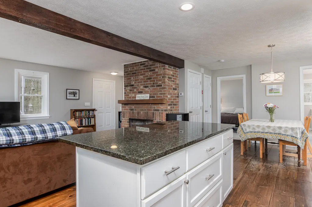 382 Clark Hill Road New Boston NH 03070