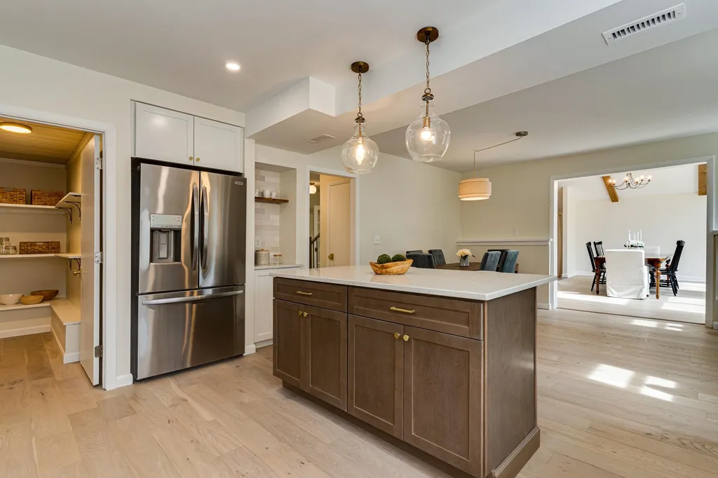 136 Kingston Road Exeter NH 03833