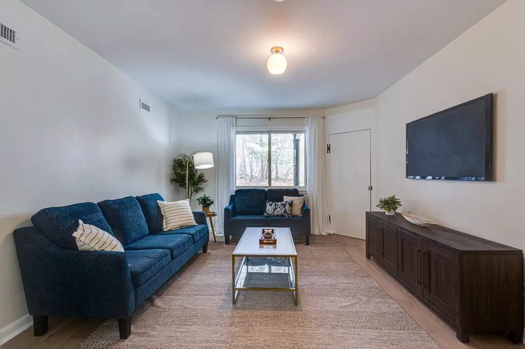 136 Kingston Road Exeter NH 03833