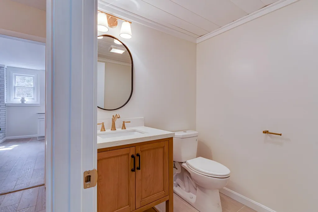 136 Kingston Road Exeter NH 03833