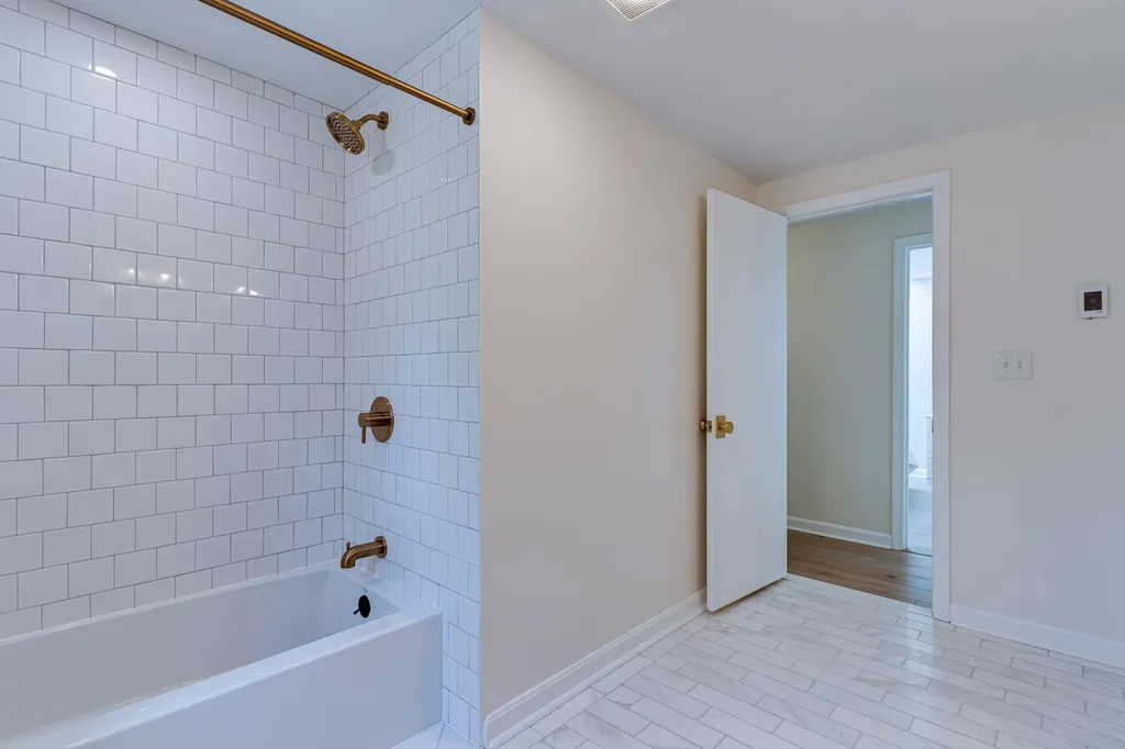 136 Kingston Road Exeter NH 03833