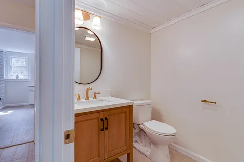 136 Kingston Road Exeter NH 03833