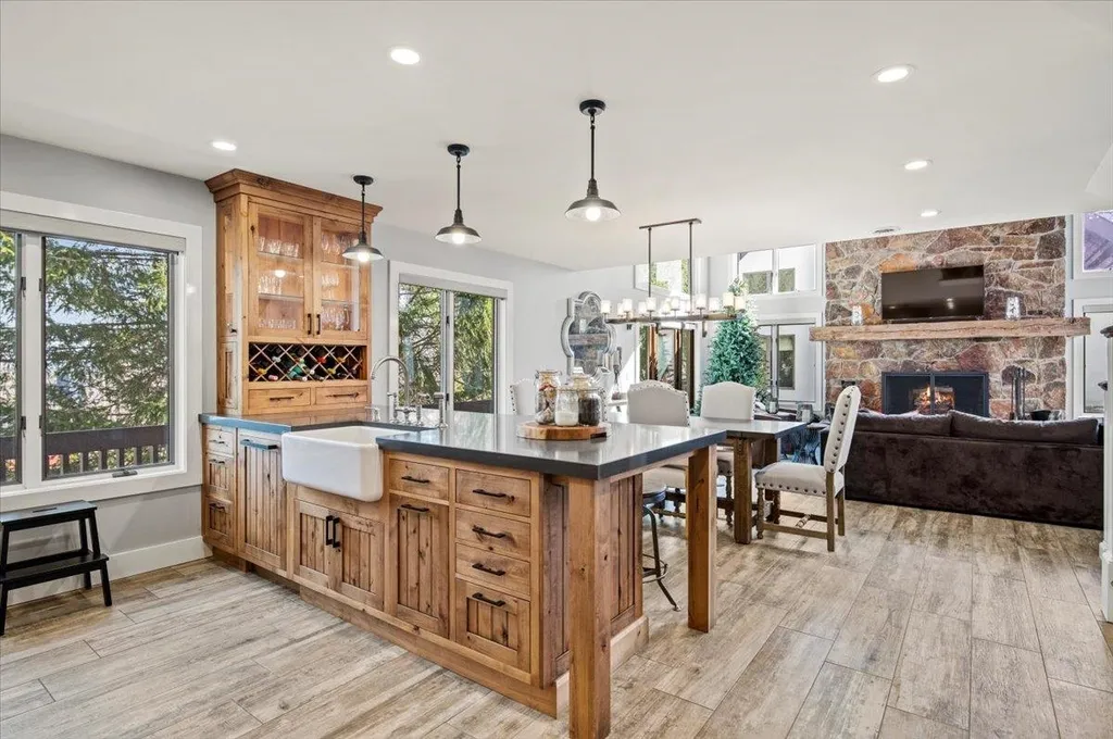 14 Middle Ridge Road Winhall VT 05340