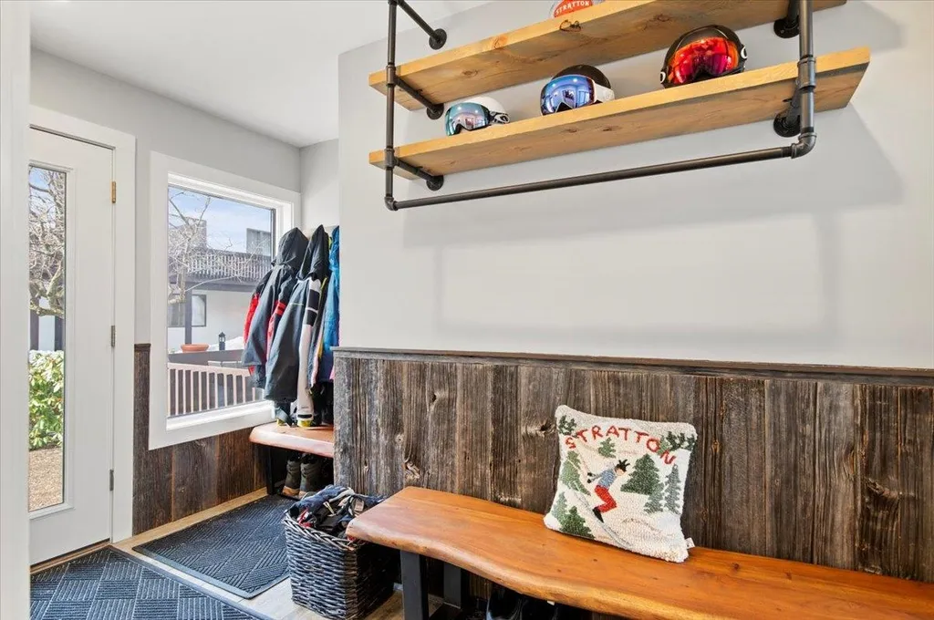 14 Middle Ridge Road Winhall VT 05340