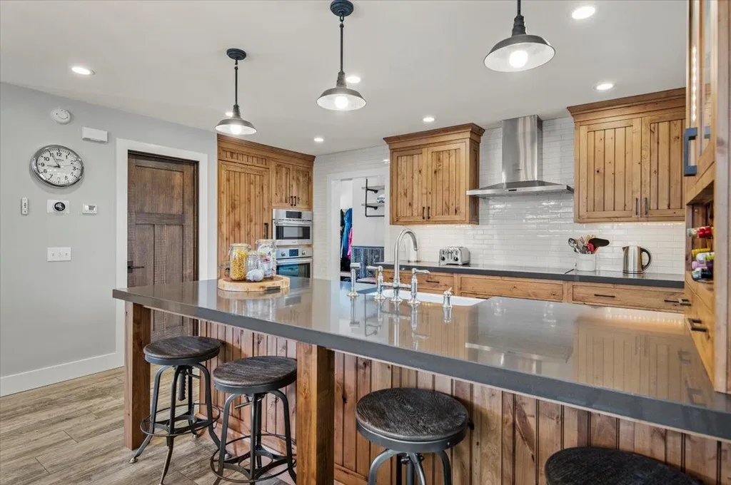 14 Middle Ridge Road Winhall VT 05340