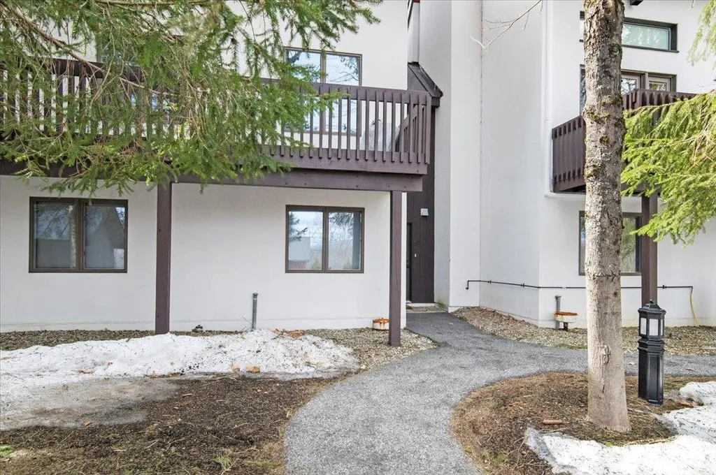 14 Middle Ridge Road Winhall VT 05340