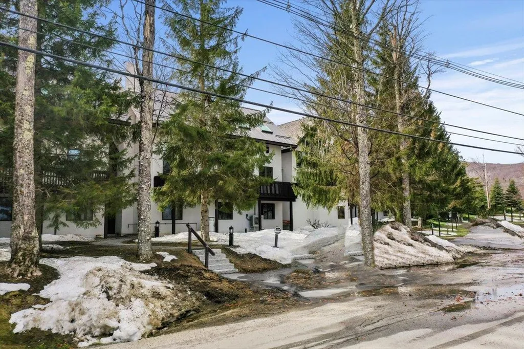 14 Middle Ridge Road Winhall VT 05340