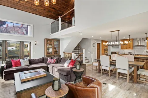 14 Middle Ridge Road Winhall VT 05340