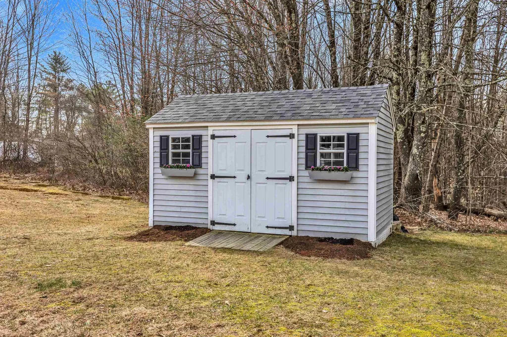 14 Granny Howe Road Chichester NH 03258