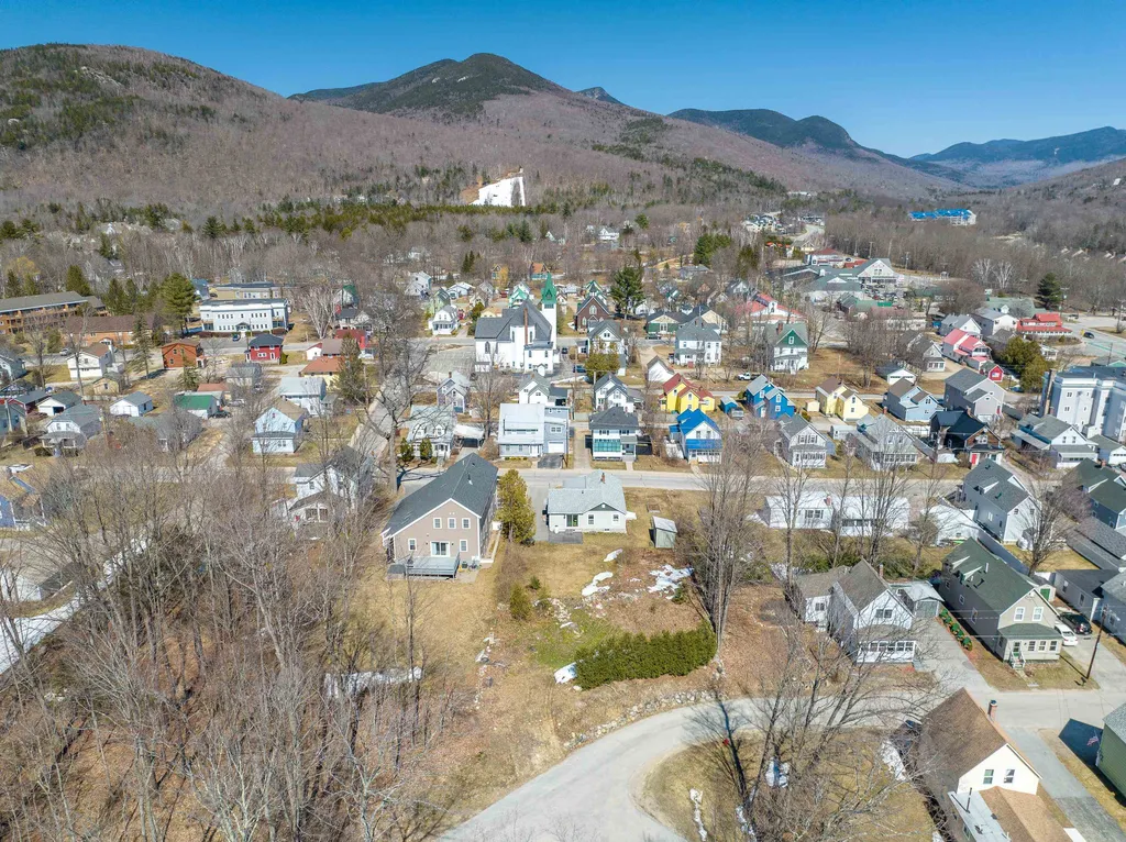 25 School Street Lincoln NH 03251