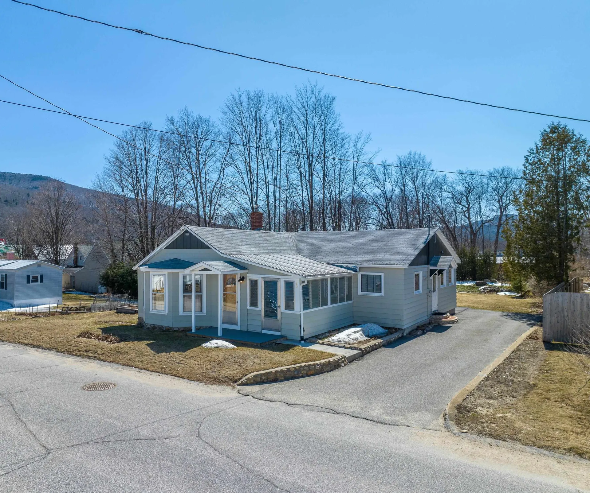 25 School Street Lincoln NH 03251