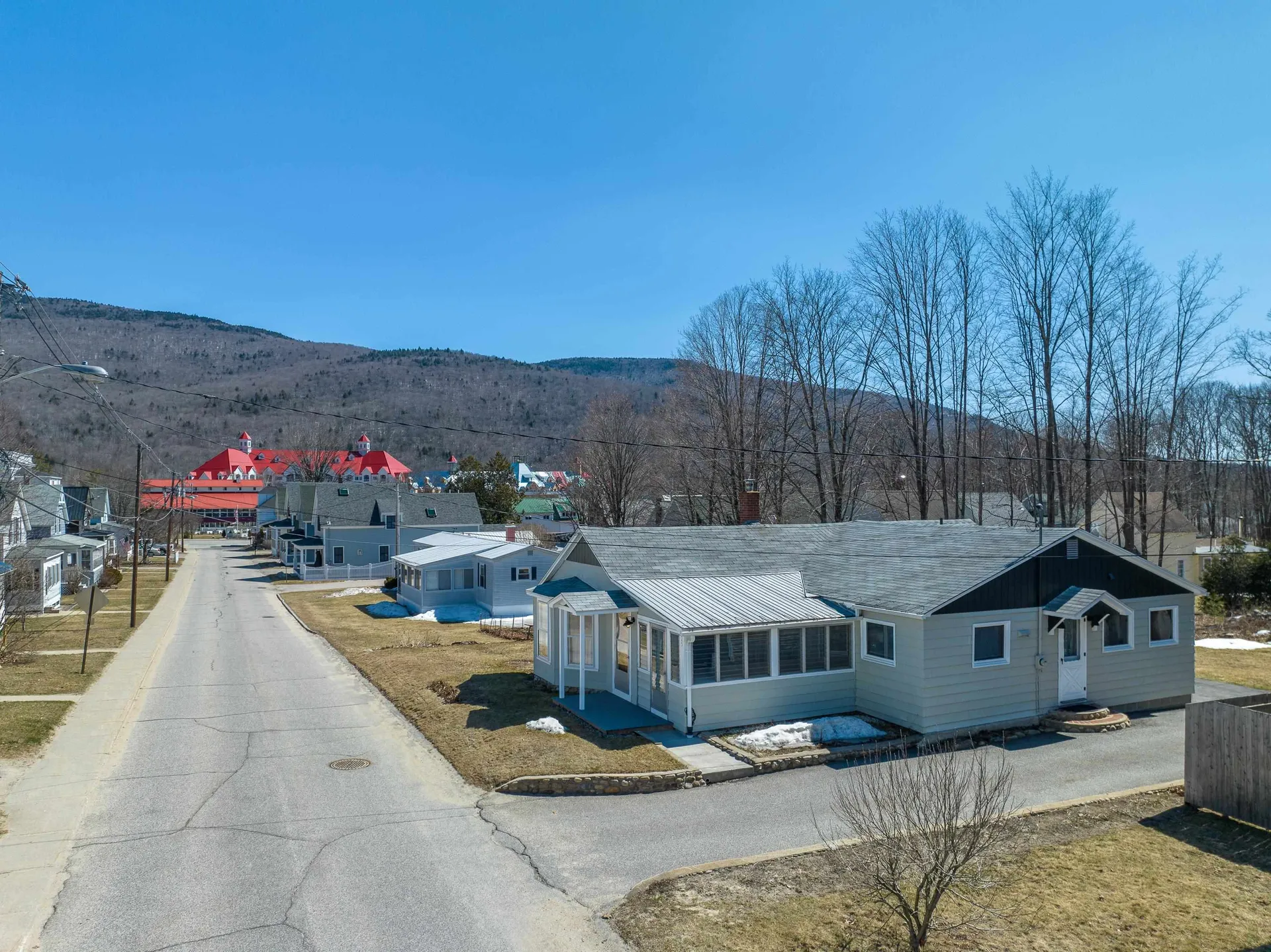 25 School Street Lincoln NH 03251