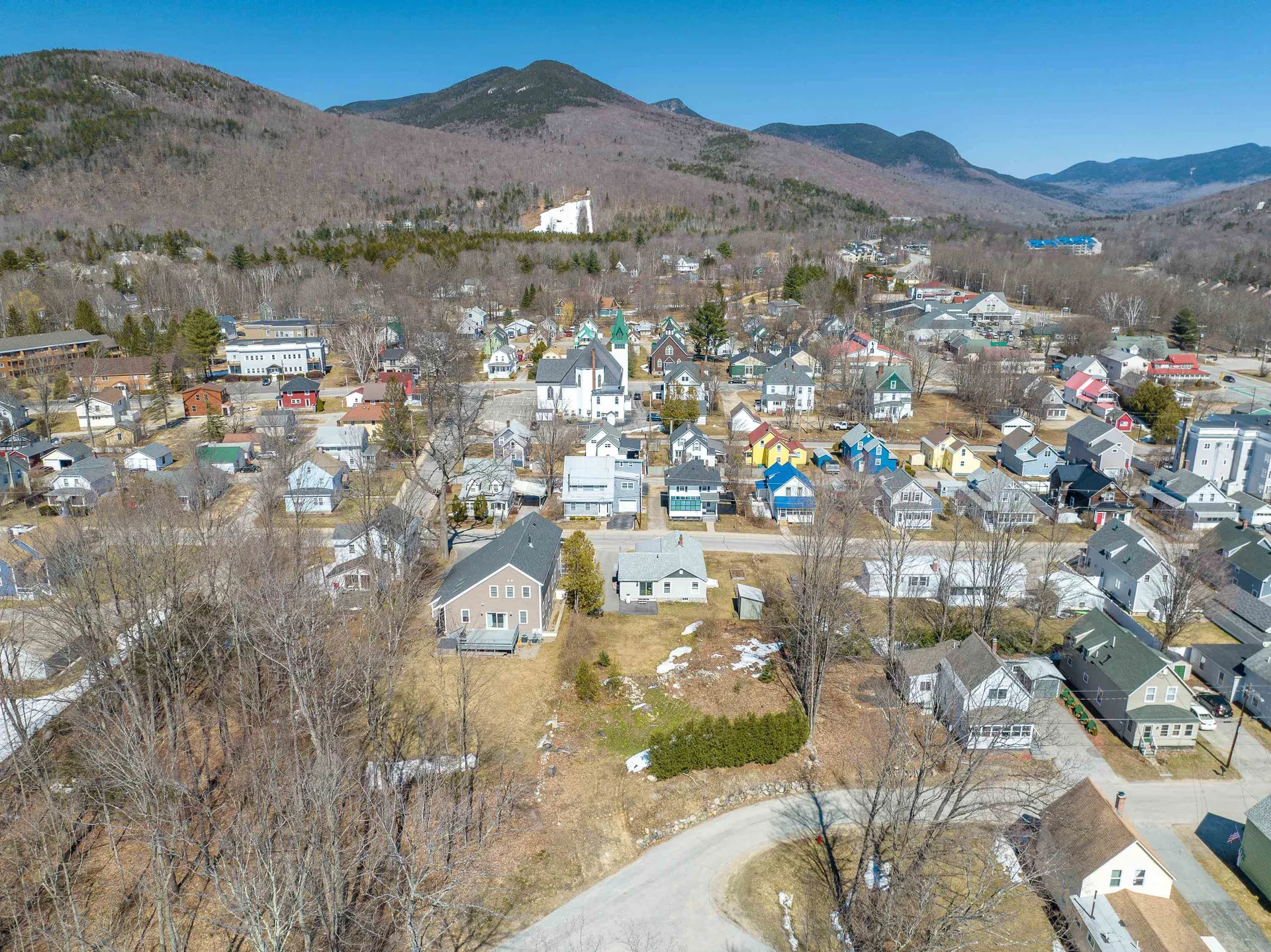 25 School Street Lincoln NH 03251
