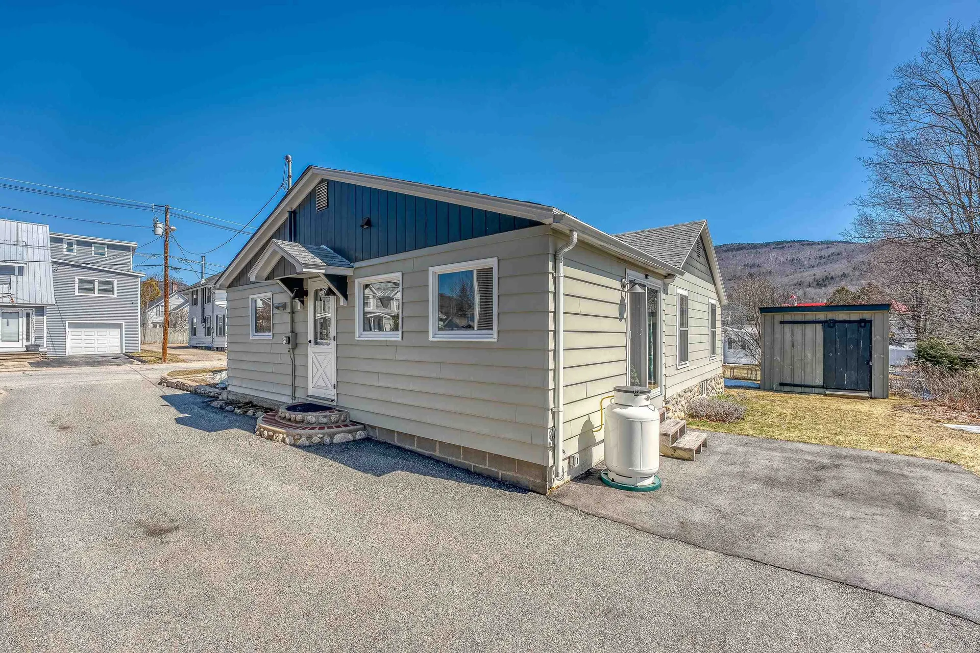 25 School Street Lincoln NH 03251