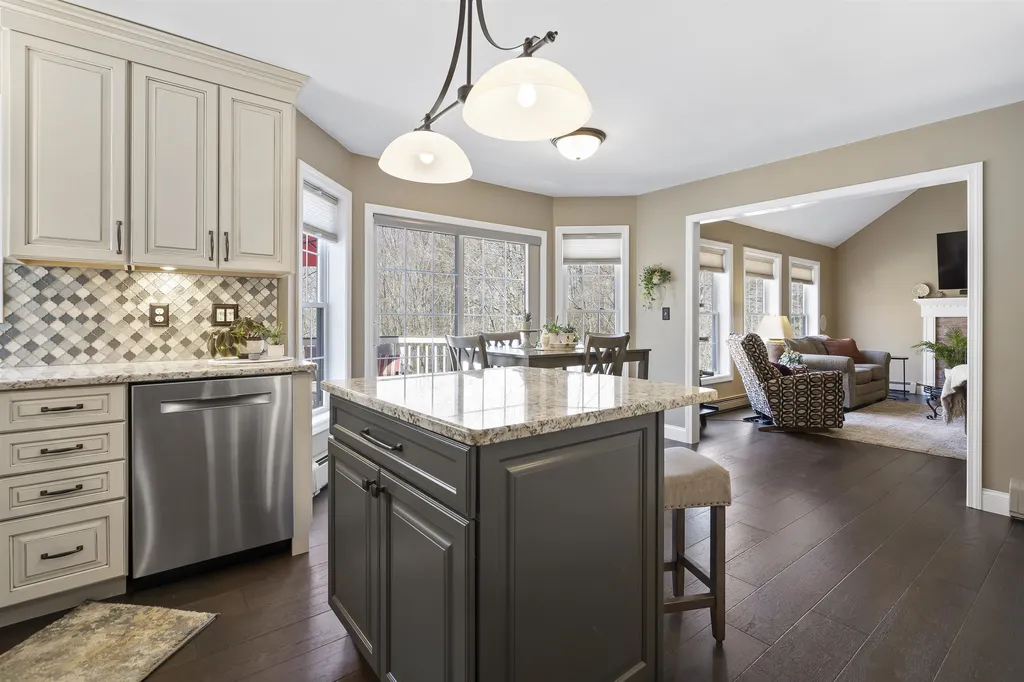 42 Tyler Drive Goffstown NH 03045