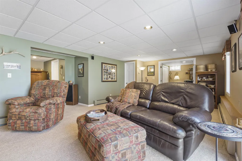 42 Tyler Drive Goffstown NH 03045
