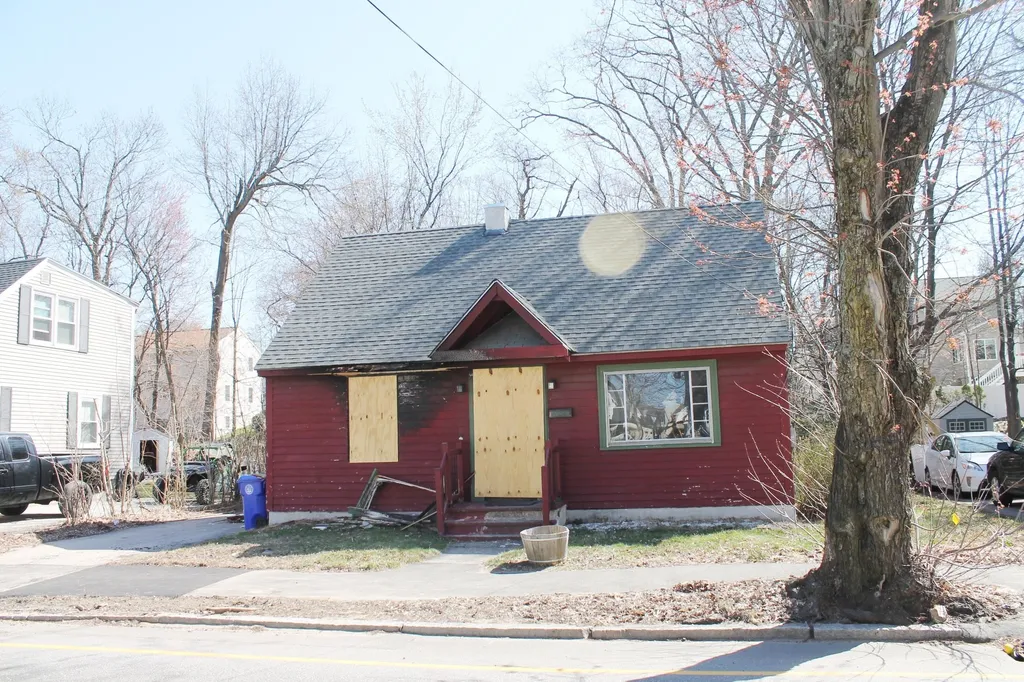885 Beech Street Manchester NH 03104