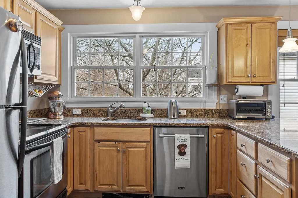 159 Woodbury Avenue Portsmouth NH 03801