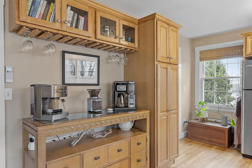 159 Woodbury Avenue Portsmouth NH 03801