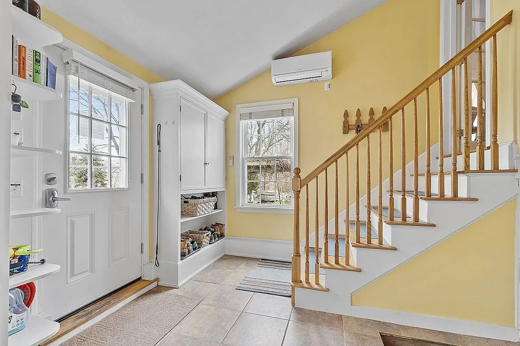 159 Woodbury Avenue Portsmouth NH 03801